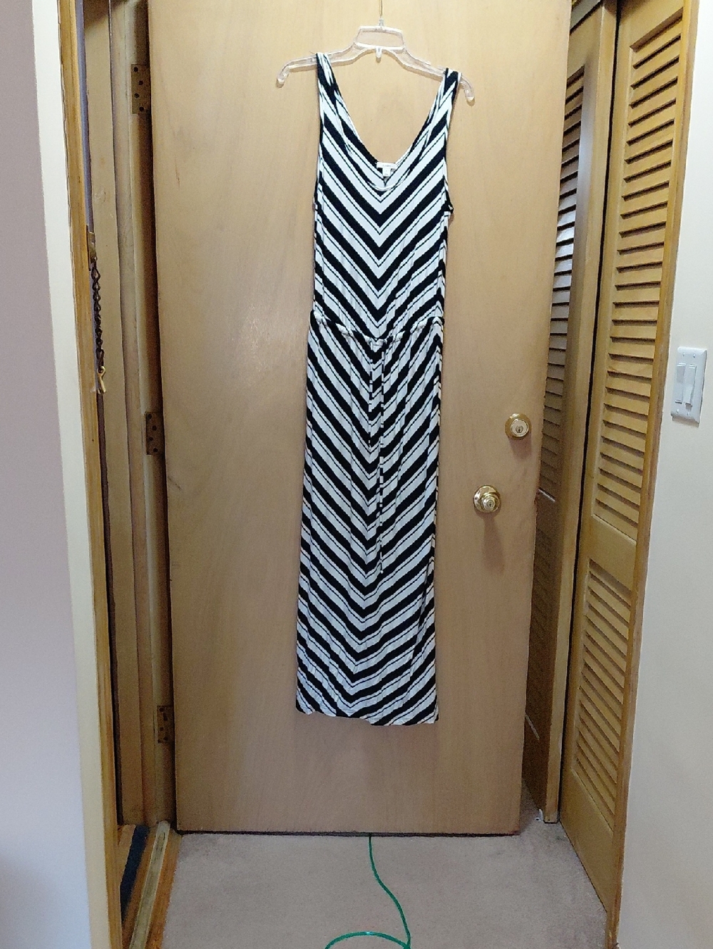 Caslon Black & White Chevron V-Neck Maxi Dress